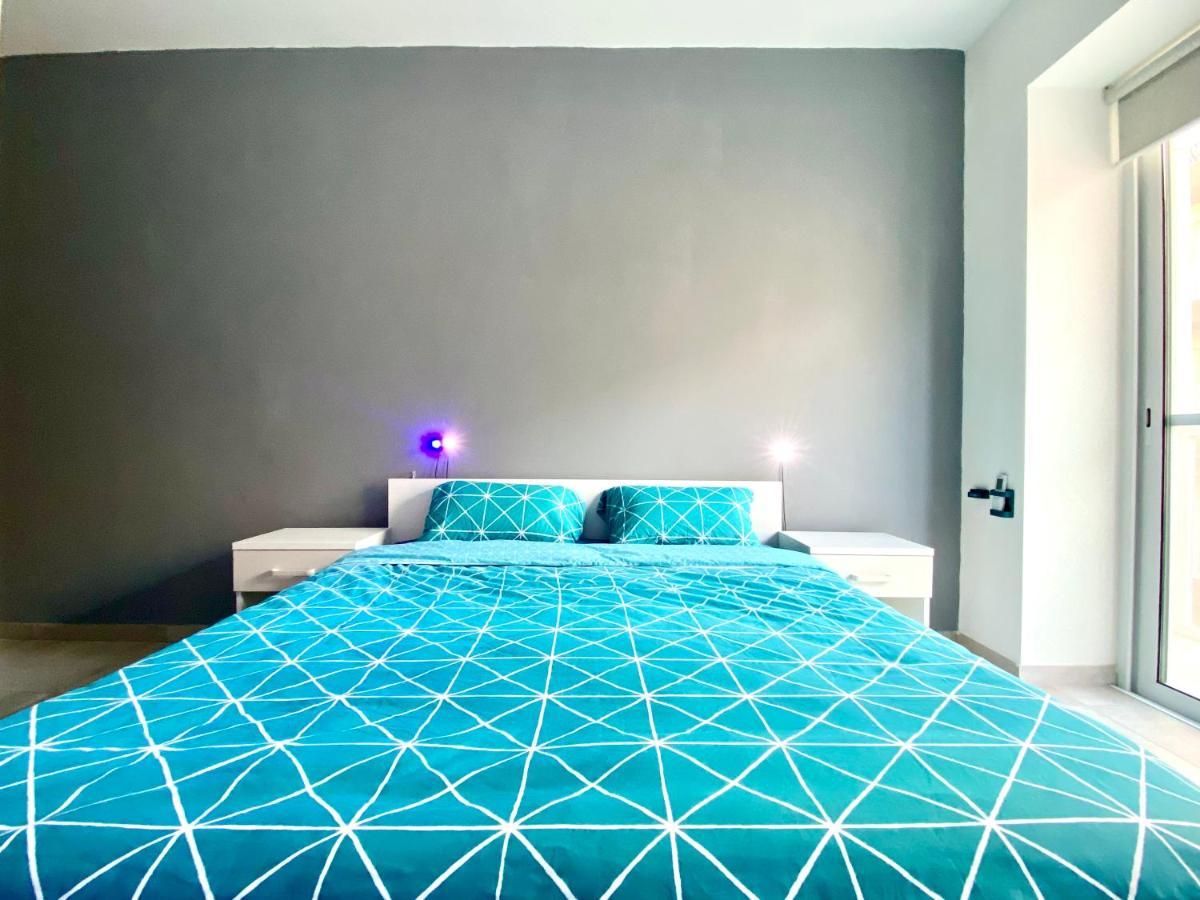 Central- Private En-Suite With Balcony In Shared Residence Pietà Екстериор снимка